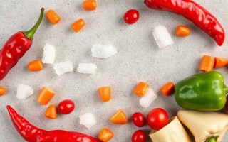 Острая и солёная пища при цистите: действительно ли перец и соль делают воспаление хуже?