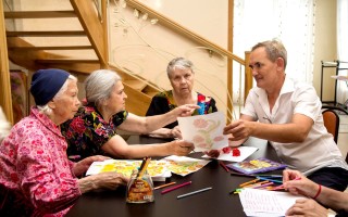 Частный дом престарелых: преимущества проживания