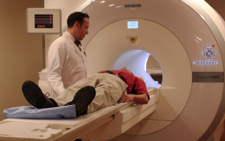 В каких случаях необходимо выполнить МРТ и КТ?