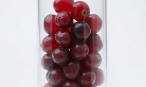 Изюм и глюкоза: как они связаны с ростом бактерий в моче