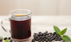 Чёрный чай и кофеин: как они влияют на частоту мочеиспускания и что с этим делать
