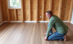 «Эффект барабана»: Что делать, если соседи положили ламинат на «голый» бетон и вы слышите каждый их шаг