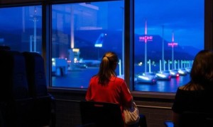 Прыжок во времени и пустая бутылка: как смена часовых поясов и обезвоживание работают вместе — и что с этим делать