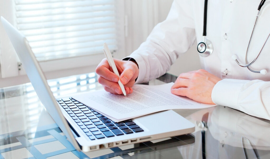 Комфорт и качество помощи: почему все больше людей обращаются к платным онлайн врачам